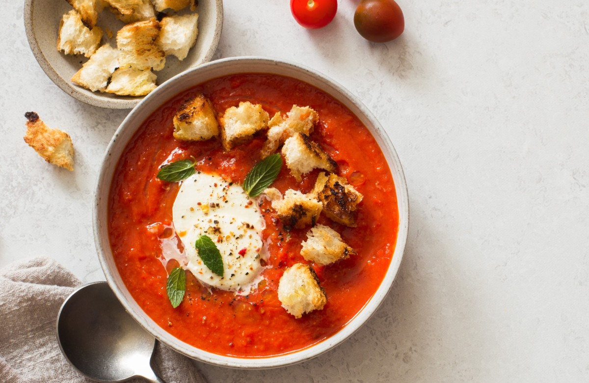 Roasted Tomato Soup with Mozzarella, Basil & bread croutons